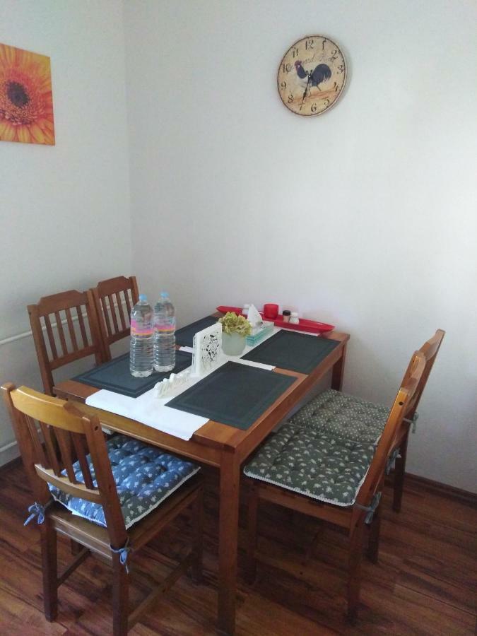 Ferienwohnung Wettin エクステリア 写真